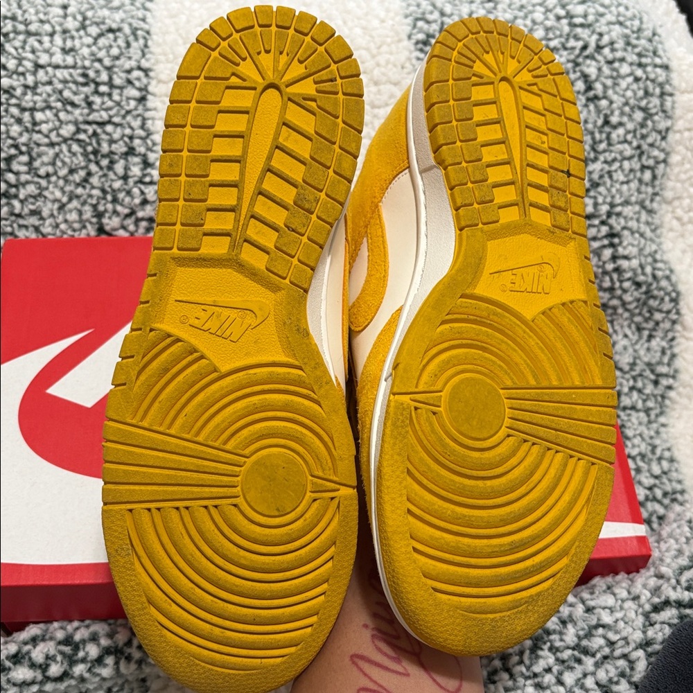 Nike Yellow and White Dunks - Picture 5 of 6